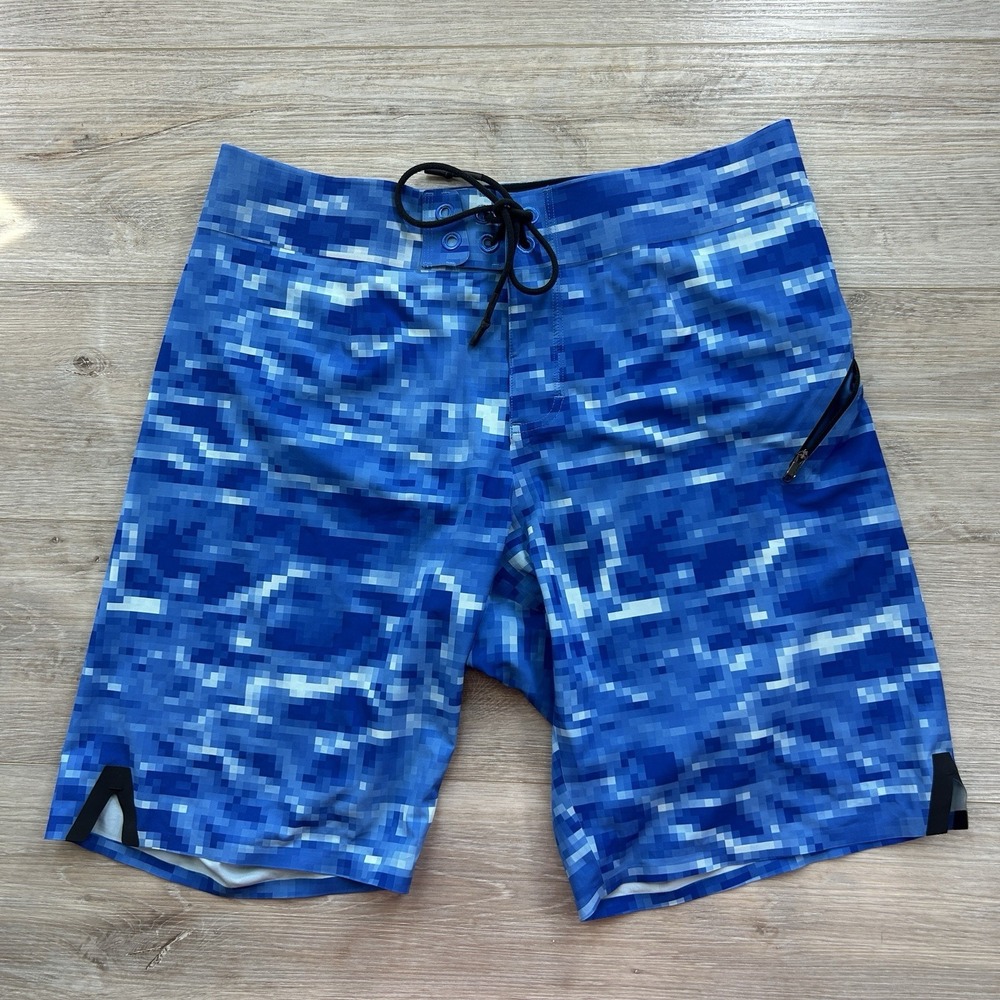 Lululemon El Current Board Shorts Mens 34 Blue Pixel Print Swim Trunks Zip
